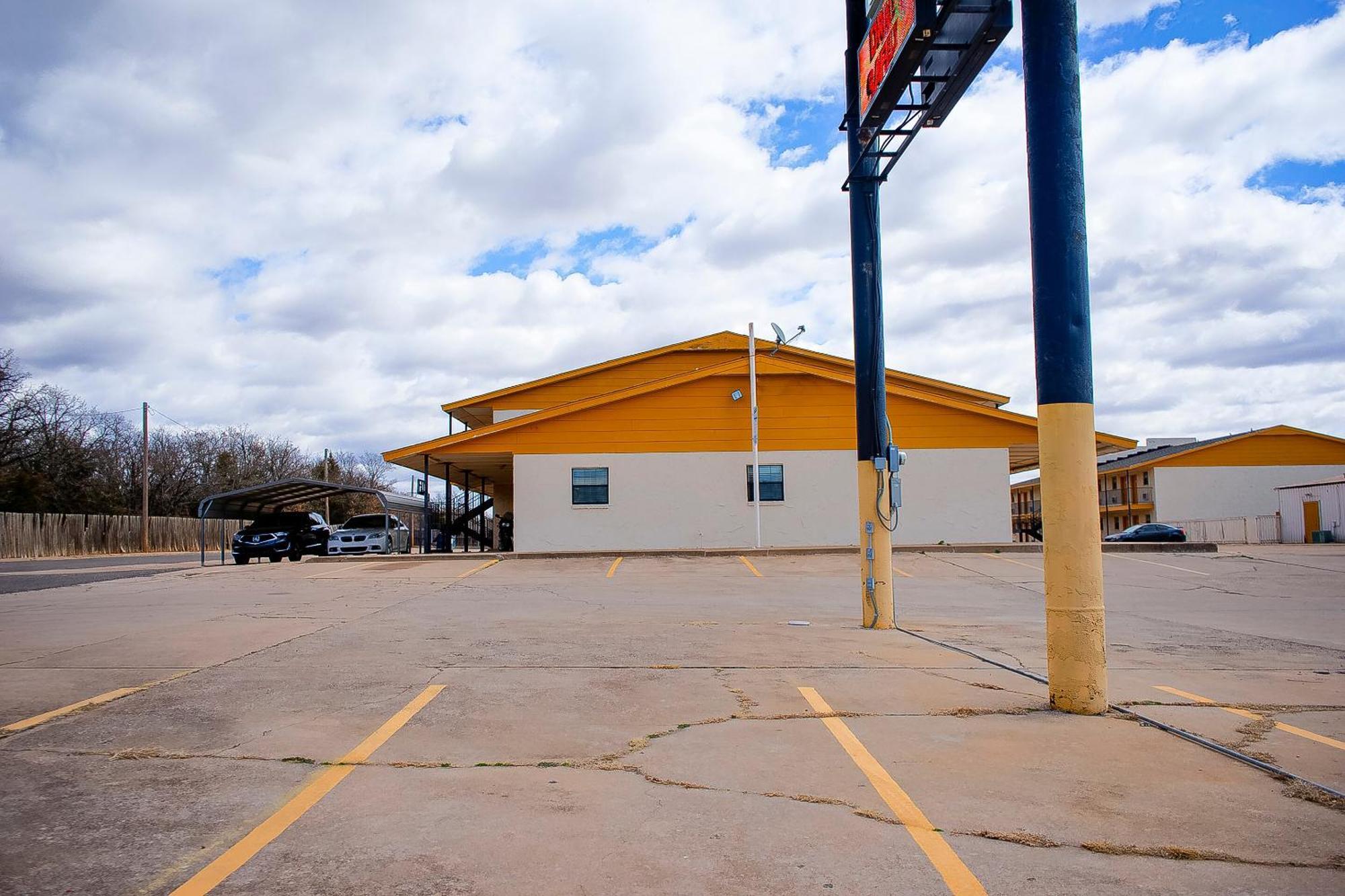 Duncan Inn By Oyo, Ok - Hwy 81 Near Chisholm Casino Экстерьер фото